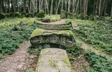 Opuszczone cmentarzysko na Mazurach. Mówią, że znajduje się tam czakram