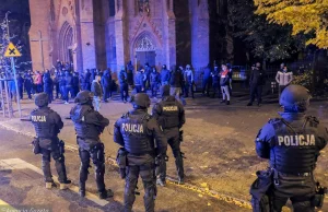 Oficerowie policji: Sytuacja jest kryzysowa. Wódz podgrzał emocje.