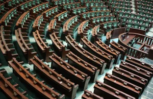 Najnowszy sondaż partyjny. PiS poniżej 30 proc.