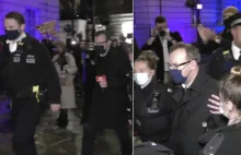 Reporter TVP Polonia wygwizdany na proteście w Londynie.