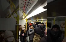 "Jeb*ć PiS" w warszawskim metrze / Metro Party (pełna wersja HD)