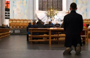 Ponad połowa Polaków chce zamknięcia kościołów!