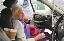97-letnia kobieta zmuszona przez policję do powrotu do domu opieki
