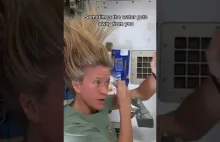 Mycie włosów w kosmosie