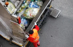 Wywóz śmieci drożeje dwukrotnie. Berlin o jedną trzecią tańszy od Warszawy