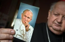 Skandal wokół kardynała Dziwisza! Koniec mitu Jana Pawła II?