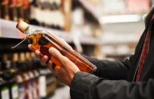 Szwecja wprowadza pierwsze obostrzenia zakazano sprzedaży alkoholu po godz. 22