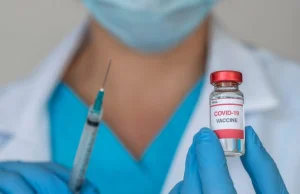 UK: "Certyfikat szczepienia" przepustką do pracy i wizyt w miejscach publicznych