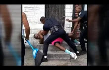 Czarny policjant pobił czarnego mężczyznę na ulicy