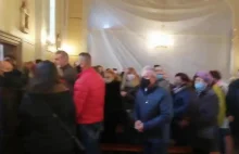 Wideo: wierni wyszli z kościoła w ramach protestu