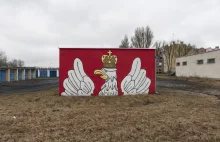 Słownik polsko-polski - murale patriotyczne okiem aparatu