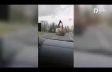 Kierowca ciężarówki wjechał pod wiadukt w Koszalinie