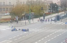 Kolejny protest kobiet: zablokowały Głogowską przy Dworcu Zachodnim