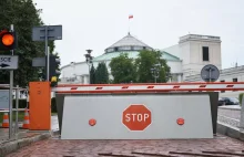 Sejm zbuduje potężną bramę. Ma go odgrodzić od protestów