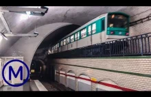 Ciekawa, dwupoziomowa stacja metra w Paryżu