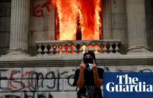 W Gwatemali protestujący podpalili parlament