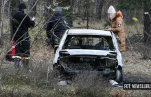 Kości z wykopalisk archeologicznych w spalonym pojeździe...