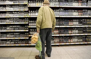 Ograniczenia w sprzedaży alkoholu już były na stole. Kaczyński kazał je wycofać