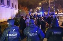 Protest pod MEN: Dziennikarka agencji RATS zatrzymana przez policję