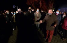 Proboszcz nie chciał protestujących kobiet w Czernkowie, teraz jego nie chcą