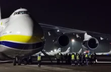 Nocą na lotnisku w Pyrzowicach lądował gigantyczny Antonow An 124 Rusłan