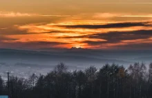 Tatry widziane z Podkarpacia. Genialne ujęcie o zachodzie słońca!