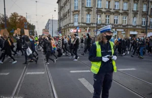 Policjanci będą karani za udział w Strajku Kobiet w wolnym czasie