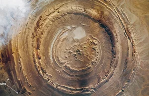 Zagadkowa formacja w kształcie olbrzymiego oka na Saharze