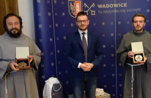 Wadowice: misjonarze poprosili o wsparcie dla dzieci, dostali medale z JPII