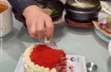 Jeden ze sposobów podania ciasta.