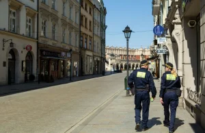 Strażnik miejski wyleciał z pracy. Domagał się od koleżanki "usługi seksualnej"