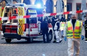 Niemcy: samochód staranował pieszych na deptaku zabijając dwie osoby....