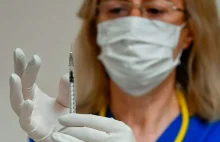 Rząd przekonuje, że efektów ubocznych szczepionki nie należy się obawiać.