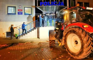 Protest przed komendą po zatrzymaniu trzech rolników