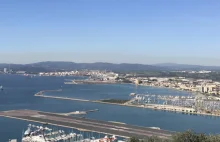 Gibraltar – chodnik przez środek lotniska
