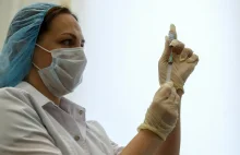Szczepienie rosyjską szczepionką na COVID-19 wymaga 2 miesięcy abstynencji