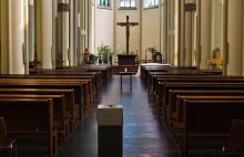 Polacy społeczeństwem katolickim? Do kościołów kolejek nie ma