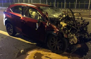19-latek rozbił lexusa na autostradzie. Po godzinie od wyjechania z wypożyczalni