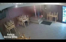 Czlowiek sk***iel okradł pracownikow baru z napiwków