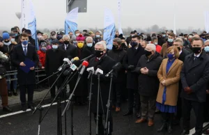 Tłumy na otwarciu mostu. Uroczystości pod lupą policji i sanepidu