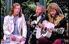 The Bee Gees występują w programie The Tonight Show
