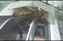 Ruchome schody potrafią wciągać.