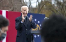 Joe Biden zaszczepi się przed kamerami