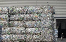 Plastik z recyklingu nie ratuje planety. Mikrocząsteczki zatruwają świat