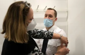 Niewiele osób, które wróciły z UK do Polski,zgłosiło się na test na koronawirusa