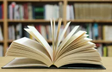 Najnowszy pomysł resortu edukacji: bibliotekarze mają liczyć strony w książkach