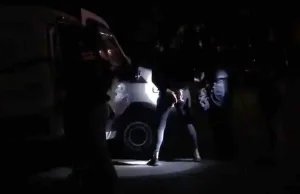 "Zatroskana" lewicowa dziennikarka otrzymuje zaskakującą ripostę od policjantów