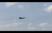 F-22 ignorujący aerodynamikę