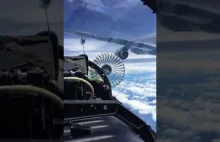 Tankowanie dwóch F/A-18 w locie