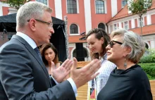Prezydent Poznania broni aktorów, którzy zaszczepili się poza kolejnością